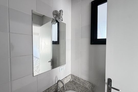 Banheiro de kitnet/studio para alugar com 1 quarto, 28m² em Vila Prudente, São Paulo