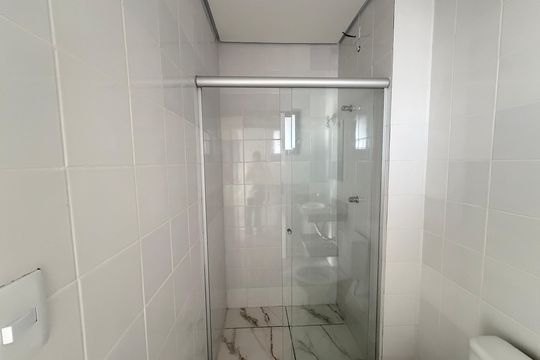Banheiro de kitnet/studio para alugar com 1 quarto, 28m² em Vila Prudente, São Paulo