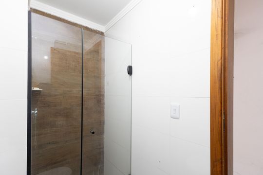 Banheiro de apartamento para alugar com 1 quarto, 31m² em Jardim Consorcio, São Paulo