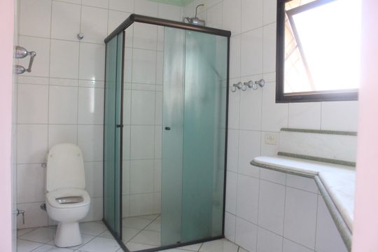 Banheiro da Suíte 2 de casa à venda com 3 quartos, 580m² em Santa Paula, São Caetano do Sul