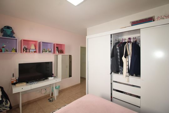 Quarto 3 de casa para alugar com 3 quartos, 255m² em Vila Roque, São Paulo
