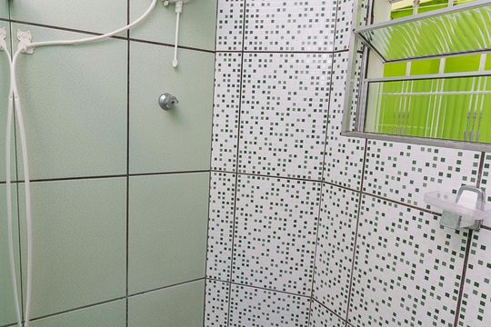Banheiro de casa para alugar com 2 quartos, 120m² em Jardim das Rosas (iguatemi), São Paulo