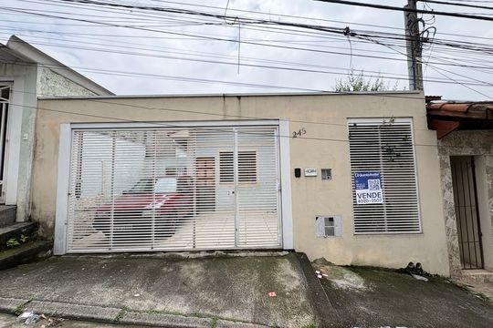 Fachada de casa à venda com 2 quartos, 300m² em Vila Pereira Cerca, São Paulo