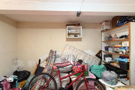 Porão  de casa à venda com 2 quartos, 300m² em Vila Pereira Cerca, São Paulo