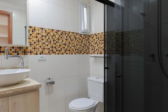 Banheiro social de apartamento à venda com 3 quartos, 79m² em Vila Dom Pedro Ii, São Paulo