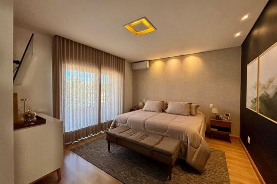 Quarto de casa de condomínio à venda com 4 quartos, 343m² em Morada das Flores (Aldeia da Serra), Barueri