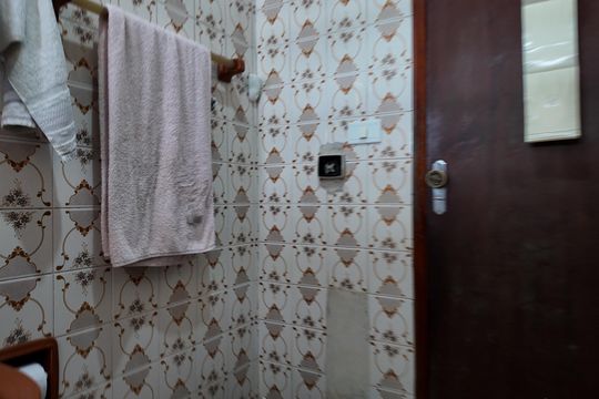 Banheiro de casa à venda com 3 quartos, 180m² em Parque São Lucas, São Paulo