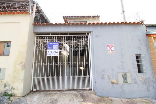 Fachada  de casa para alugar com 3 quartos, 90m² em Jardim Santa Cecilia, Sorocaba