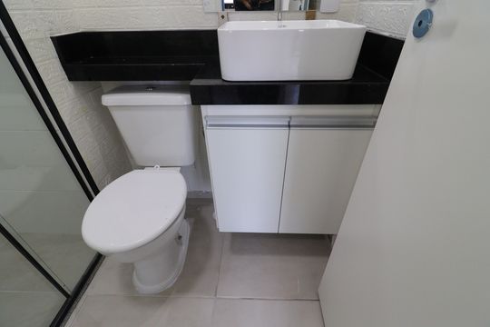 Banheiro de apartamento para alugar com 2 quartos, 40m² em Jardim Prudência, São Paulo