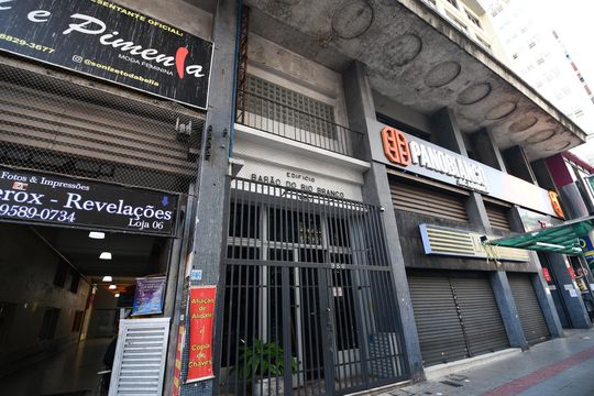 Fachada e portaria de apartamento para alugar com 2 quartos, 80m² em Centro, Campinas