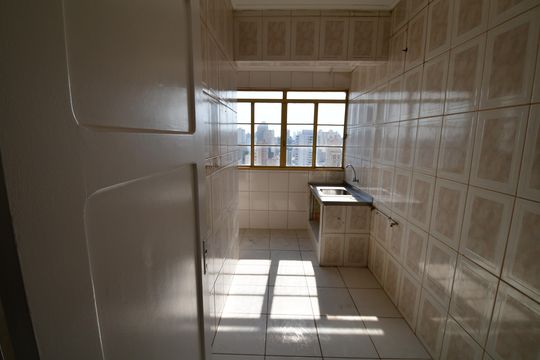 Cozinha de apartamento para alugar com 2 quartos, 80m² em Centro, Campinas