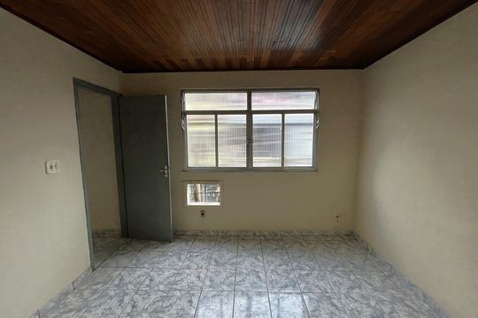 Quarto 1 de casa para alugar com 2 quartos, 56m² em Osvaldo Cruz, Rio de Janeiro