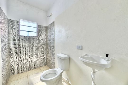Banheiro de kitnet/studio para alugar com 1 quarto, 28m² em Recreio São Jorge, Guarulhos