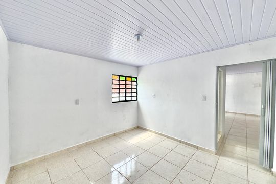Quarto de kitnet/studio para alugar com 1 quarto, 28m² em Recreio São Jorge, Guarulhos