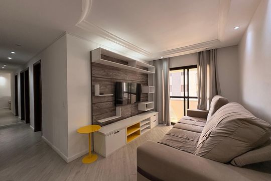 Sala de apartamento para alugar com 3 quartos, 75m² em Vila Gilda, Santo André