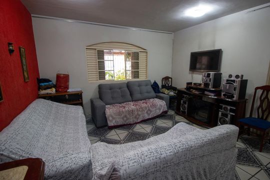 Casa à venda com 4 quartos, 172m² em Qe 34, Brasília