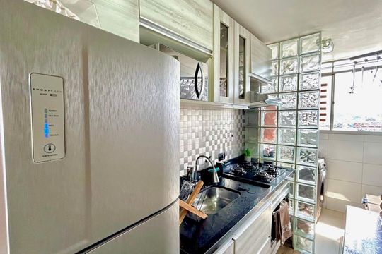 Cozinha de apartamento à venda com 2 quartos, 48m² em Jardim Silvestre, Guarulhos