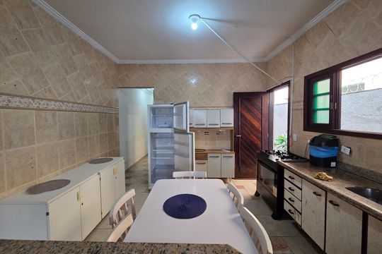 Cozinha de casa para alugar com 3 quartos, 130m² em Vila Caiçara, Praia Grande
