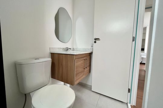 Banheiro da Suíte de apartamento para alugar com 2 quartos, 45m² em Barra Olímpica, Rio de Janeiro