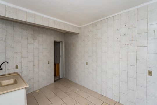 Cozinha de casa para alugar com 1 quarto, 25m² em Vila Zat, São Paulo