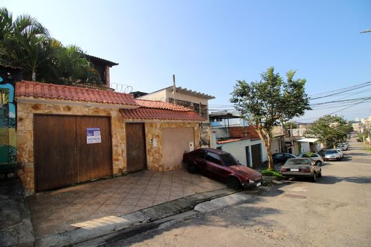 Fachada da casa de casa à venda com 4 quartos, 320m² em Irajá, Rio de Janeiro