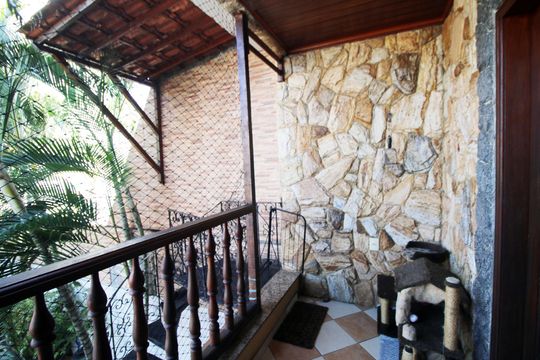 Varanda de casa à venda com 4 quartos, 320m² em Irajá, Rio de Janeiro