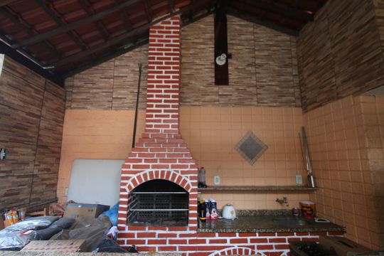 Churrasqueira de casa à venda com 4 quartos, 320m² em Irajá, Rio de Janeiro