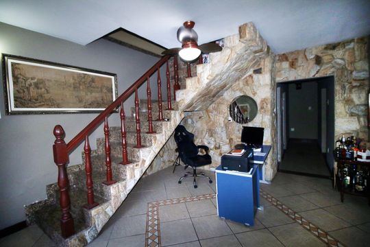 Casa à venda com 4 quartos, 320m² em Irajá, Rio de Janeiro