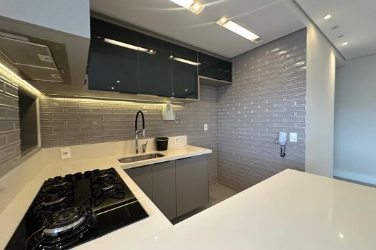 Cozinha de apartamento para alugar com 3 quartos, 110m² em Alphaville Empresarial, Barueri