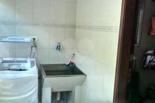 Casa à venda com 3 quartos, 180m² em Vila Nilo, São Paulo
