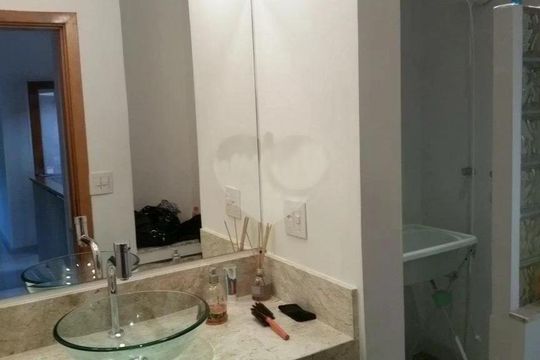 Casa à venda com 3 quartos, 345m² em Jardim Leonor Mendes de Barros, São Paulo