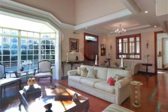 Casa à venda com 3 quartos, 500m² em Jardim Leonor, São Paulo
