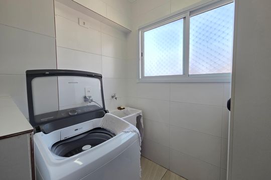 Área de Serviço de apartamento para alugar com 2 quartos, 80m² em Guilhermina, Praia Grande