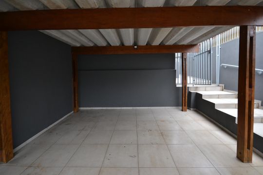 Garagem de casa para alugar com 3 quartos, 150m² em Vila Sonia, São Paulo