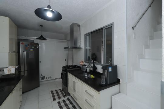 Cozinha de casa à venda com 3 quartos, 135m² em Vila Esperança, São Paulo