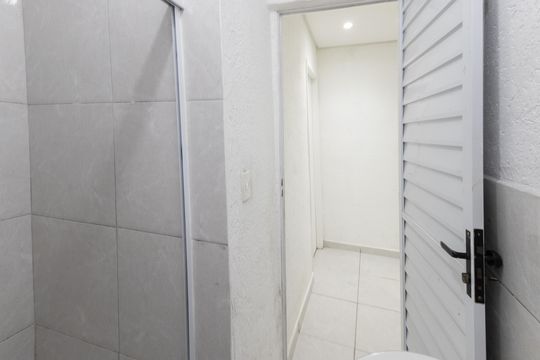 Banheiro de apartamento para alugar com 1 quarto, 35m² em Vila Guilherme, São Paulo