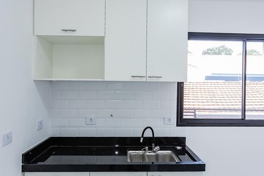 Sala/Cozinha de apartamento para alugar com 2 quartos, 39m² em Parque Sao Domingos, São Paulo
