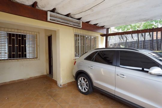 Garagem de casa à venda com 5 quartos, 137m² em Vila Constanca, São Paulo