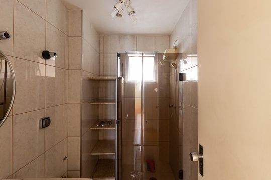 Banheiro de apartamento à venda com 2 quartos, 60m² em Perdizes, São Paulo
