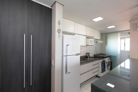 COZINHA de apartamento para alugar com 2 quartos, 66m² em Mansões Santo Antônio, Campinas