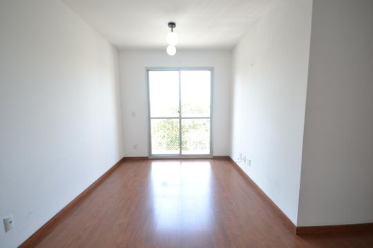 Sala de apartamento para alugar com 3 quartos, 69m² em Jardim das Vertentes, São Paulo