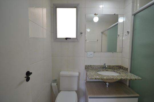 Banheiro de apartamento para alugar com 3 quartos, 69m² em Jardim das Vertentes, São Paulo