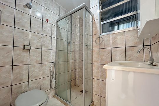 Banheiro Corredor de apartamento para alugar com 3 quartos, 68m² em Paineiras, Juiz de Fora