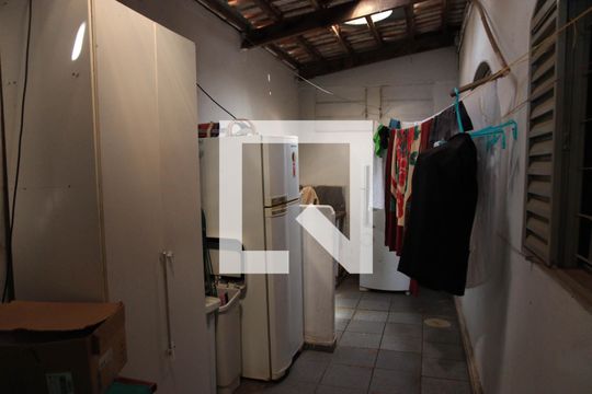 Área de Serviço 01 de casa à venda com 3 quartos, 300m² em Setor Norte Ferroviario Ii, Goiânia