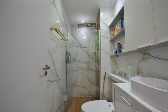 Banheiro de apartamento à venda com 2 quartos, 47m² em Jardim Peri Peri, São Paulo