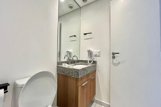 Banheiro de kitnet/studio para alugar com 1 quarto, 22m² em Vila Mariana, São Paulo