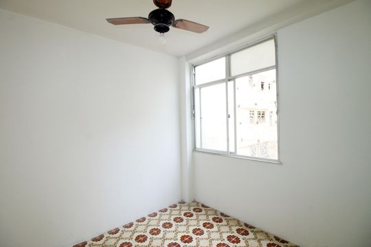Quarto 3 de apartamento para alugar com 3 quartos, 85m² em Irajá, Rio de Janeiro