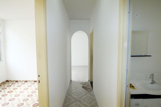 Corredor de apartamento para alugar com 3 quartos, 85m² em Irajá, Rio de Janeiro