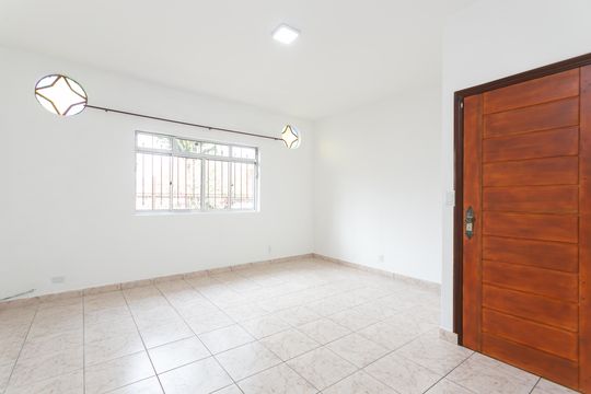 Casa para alugar com 3 quartos, 256m² em Jardim Tua, São Paulo