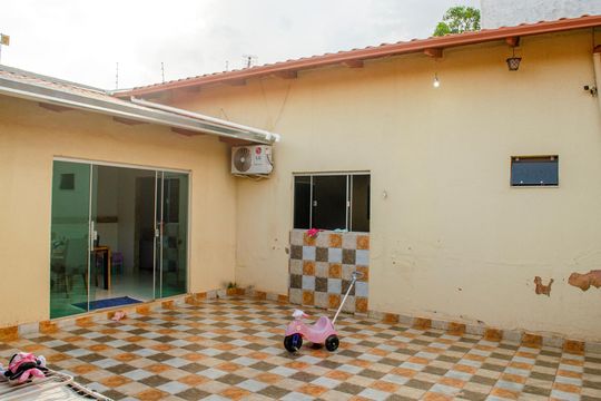 Quintal de casa à venda com 3 quartos, 250m² em Chacara do Governador, Goiânia